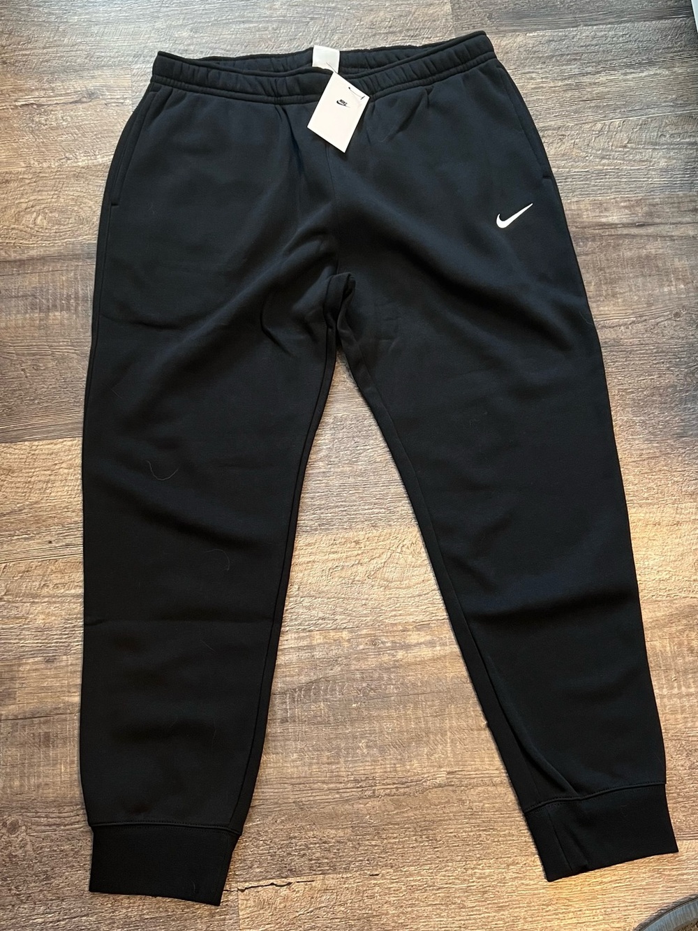 Nike Men’s Black Jogger Sweatpants